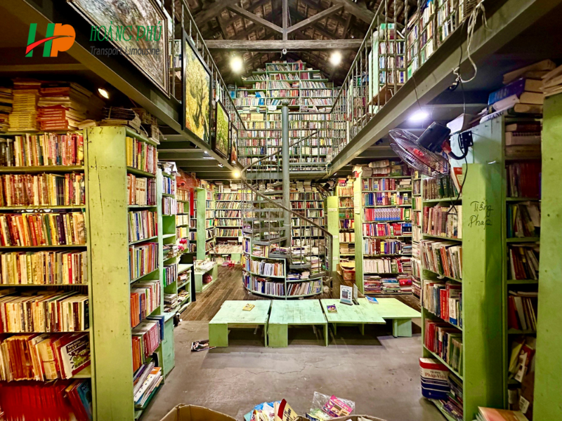 Phố sách Đinh Lễ