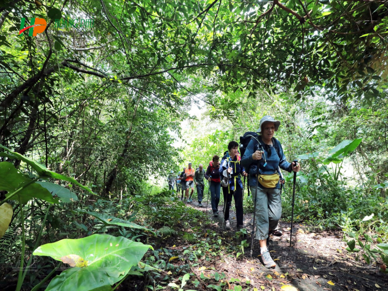 Chinh phục Vườn Quốc gia Cát Bà 