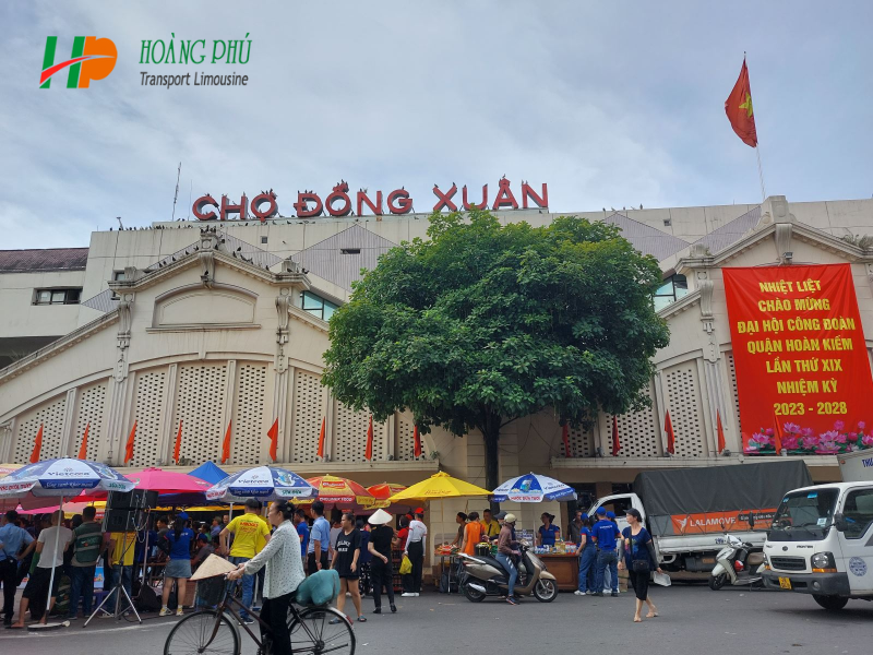 Trải nghiệm hành trình ẩm thực Hà Nội cùng Hoàng Phú Limousine