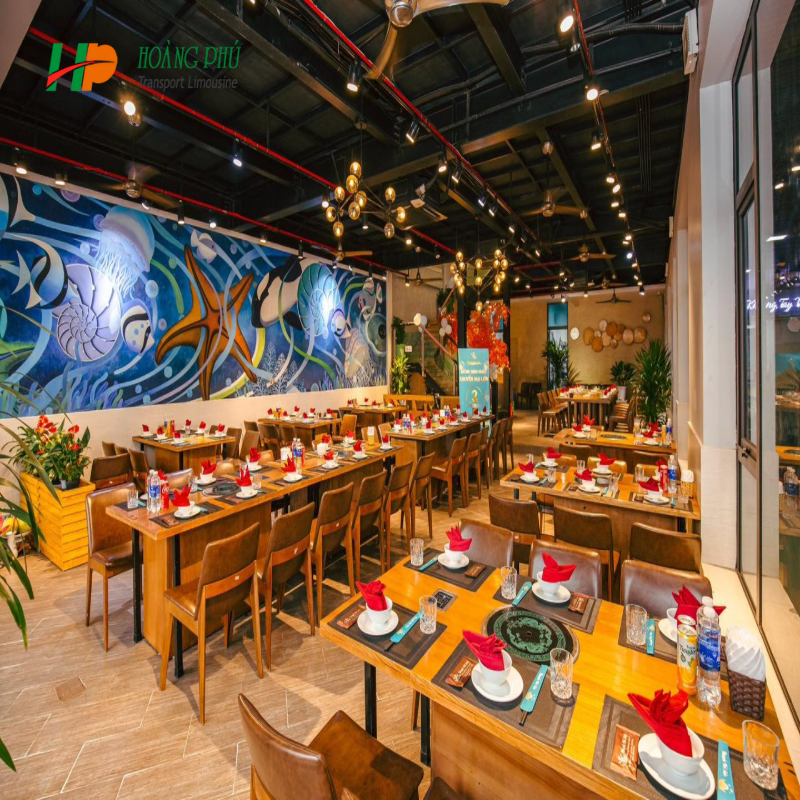 Các nhà hàng, quán ăn ven biển