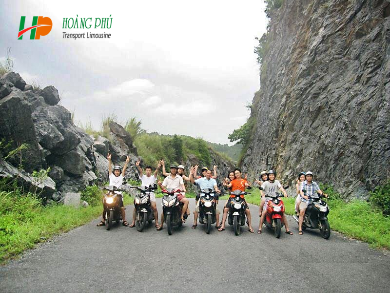  Di chuyển trên đảo Cát Bà