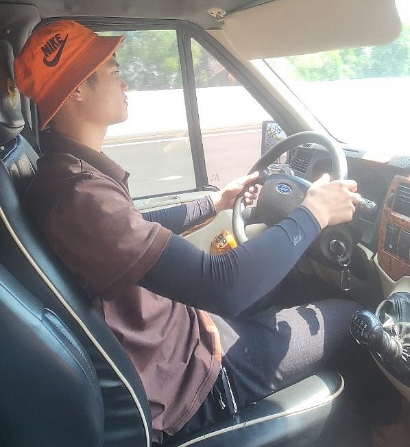 “Vất vả nhưng vui và tự hào khi phục vụ khách vào dịp lễ” • Hoàng Phú Limousine - Chuyên tuyến Hà Nội - Quảng Ninh - Sapa - Lạng Sơn