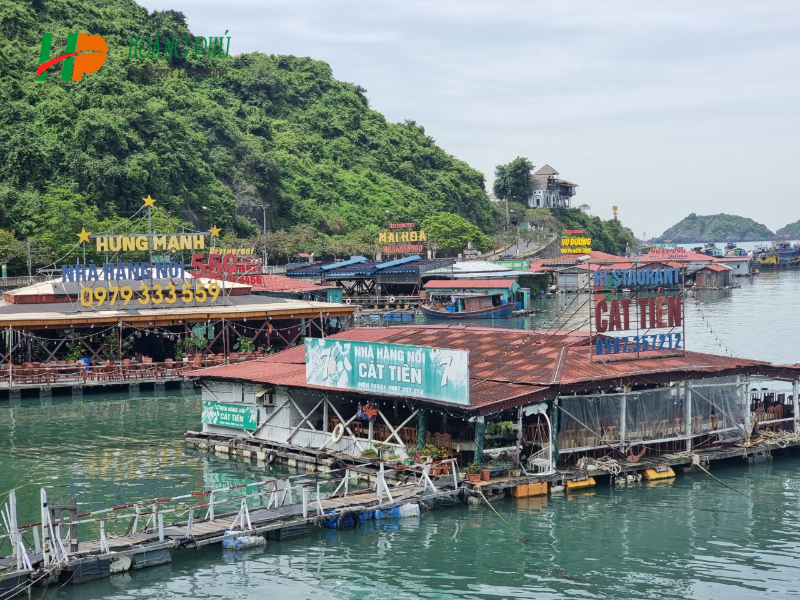 Nhà hàng hải sản ven biển với tầm nhìn đẹp